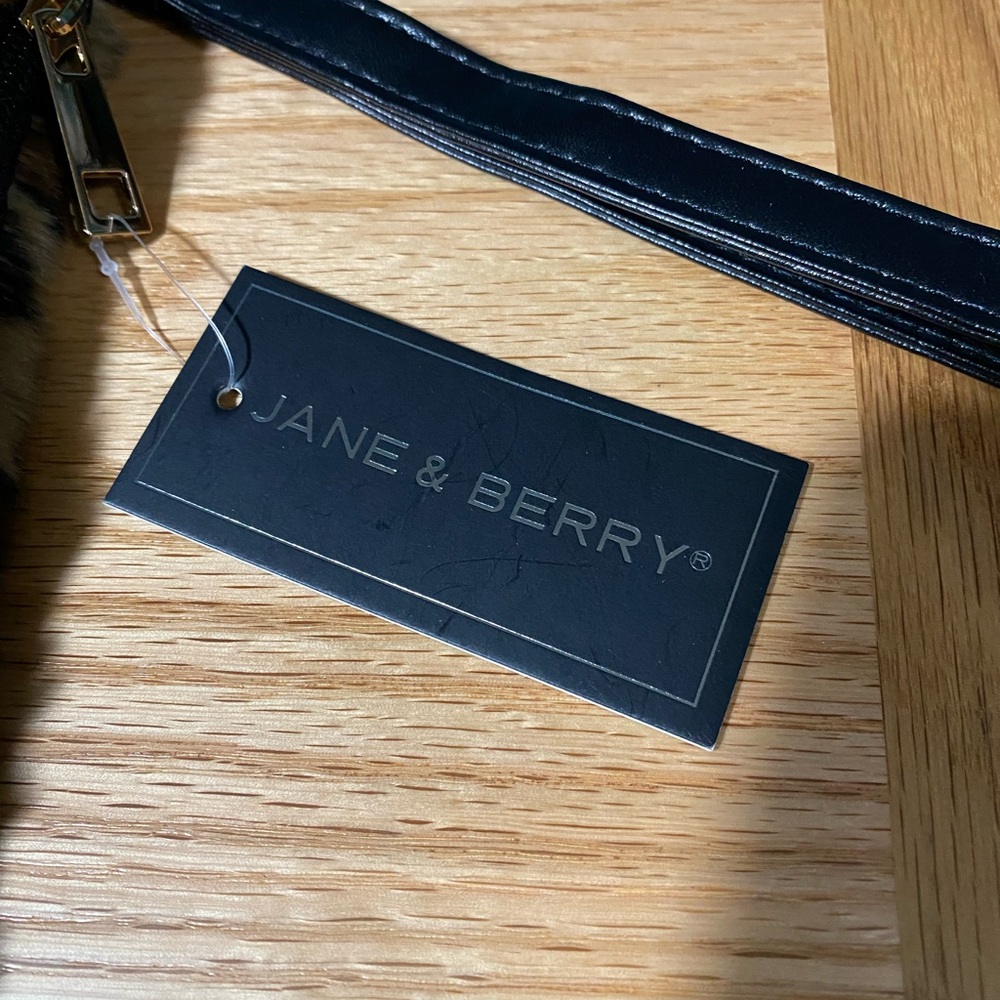 Jane & Berry Faux Fur Wristlet - Picture 5 of 5